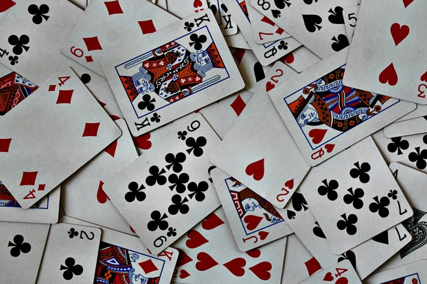 Choosing the perfect Beginning Poker Hands Guide
